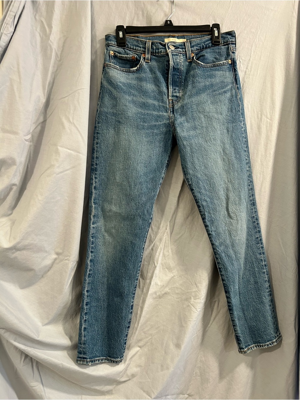 Levi's High-Rise Straight Jeans — Medium Blue Wash